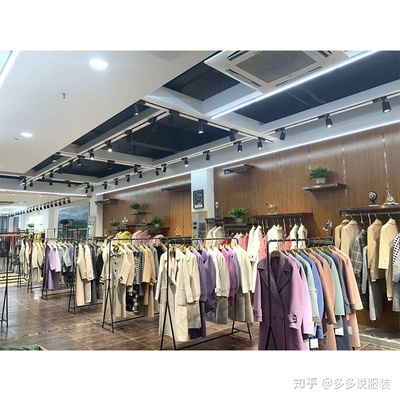 高中毕业生的服装店创业路 从零到梦的转变