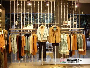 服装行业分化态势明显 鞋帽零售的新机遇与挑战